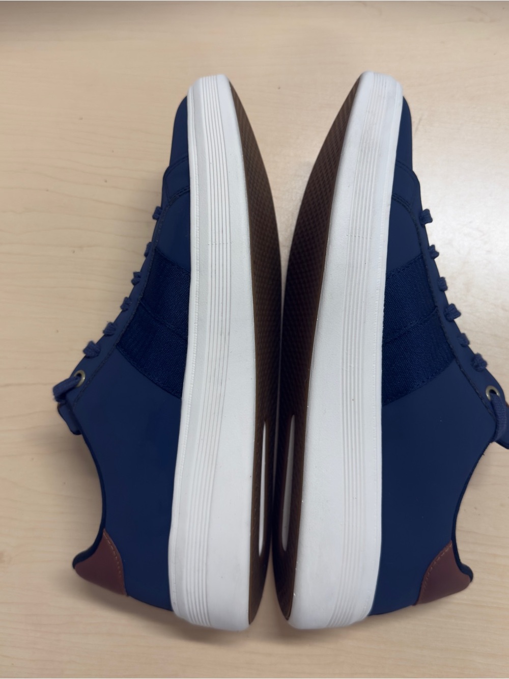 Cole Haan Men's Grand 360
Crosscourt Premier Sneaker Size 10.5 - Picture 10 of 16